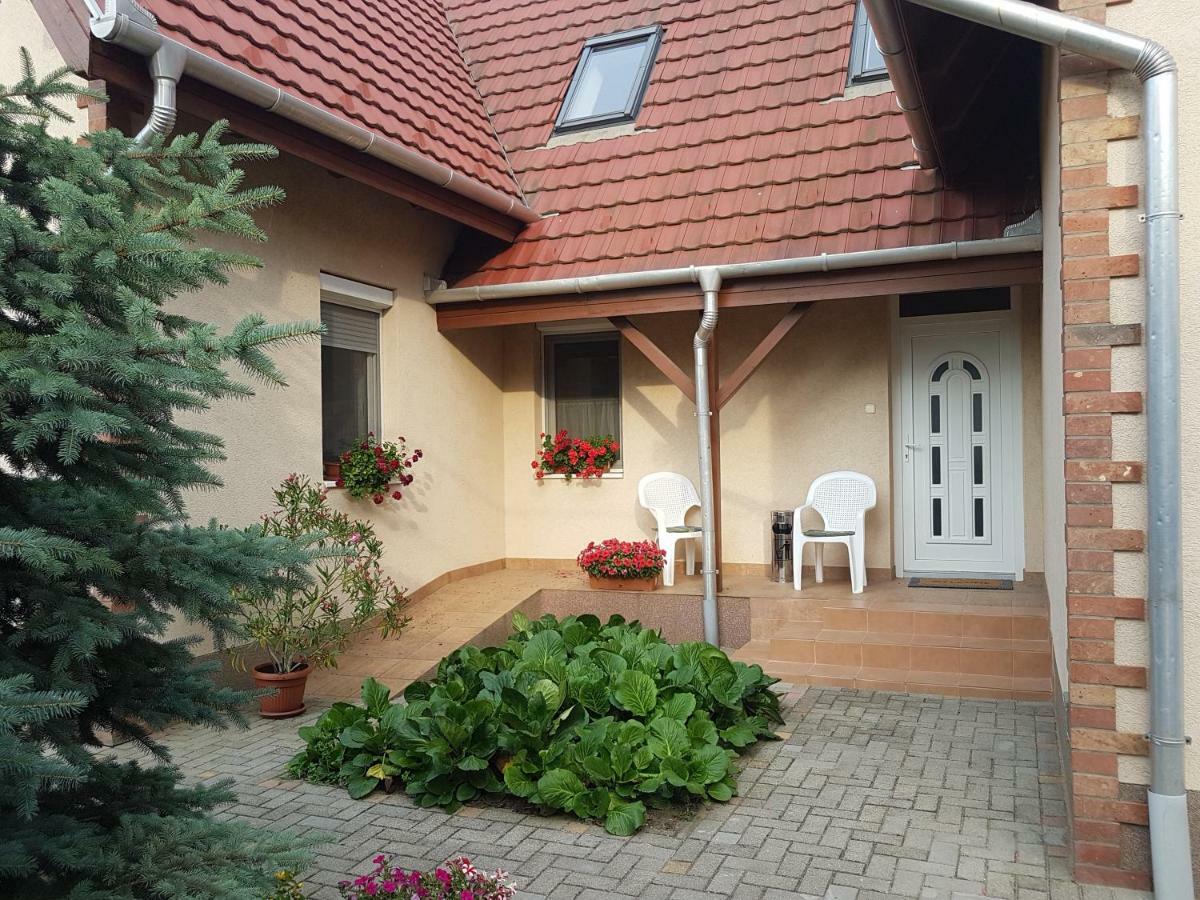 Villa Bellanova Hajdúszoboszló Esterno foto